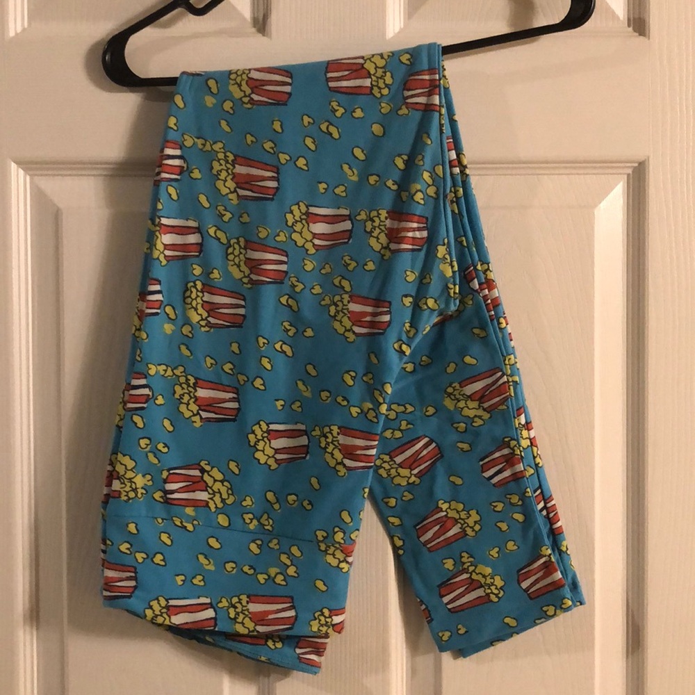 LulaRoe Leggings. T&C. Popcorn!